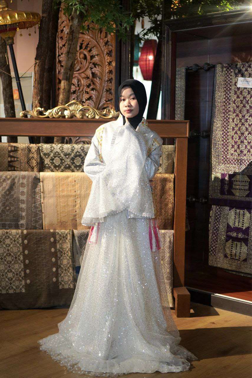 SHINTIA AGUSTIN 